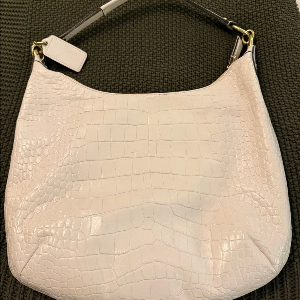 Coach White Croc-Embossed Leather Bag with Gold Clasp - Picture 2 of 5